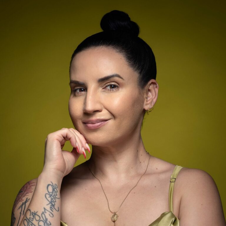 Nina Hastie - Comedians